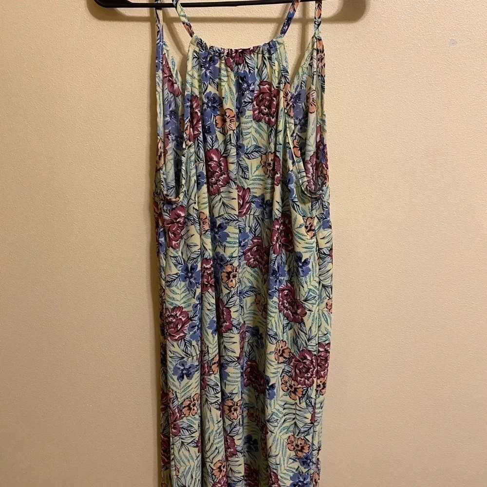 Dress [A20] - Picture 3 of 6